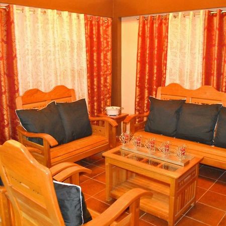 Villa Fully Ac 3Br House For 8Pax Near Airport And Sm With 100Mbps Wifi à Puerto Princesa Extérieur photo
