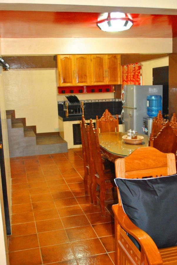 Villa Fully Ac 3Br House For 8Pax Near Airport And Sm With 100Mbps Wifi à Puerto Princesa Extérieur photo